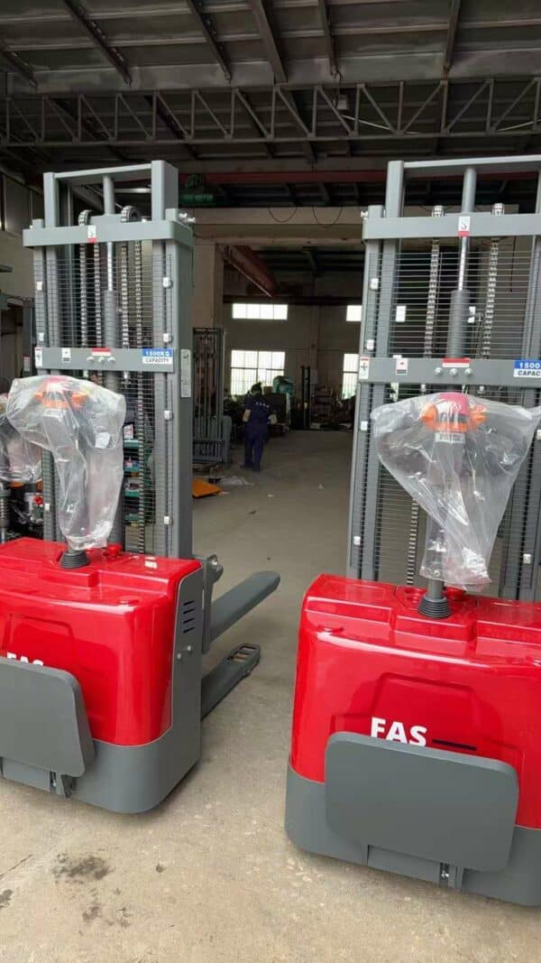 Gerbeur électrique avec levée initiale CDD 15 - 1500kg- levée 3m (sans livraison) – Image 2